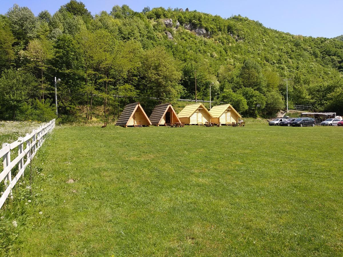 Camp Vrbas Campeggio *